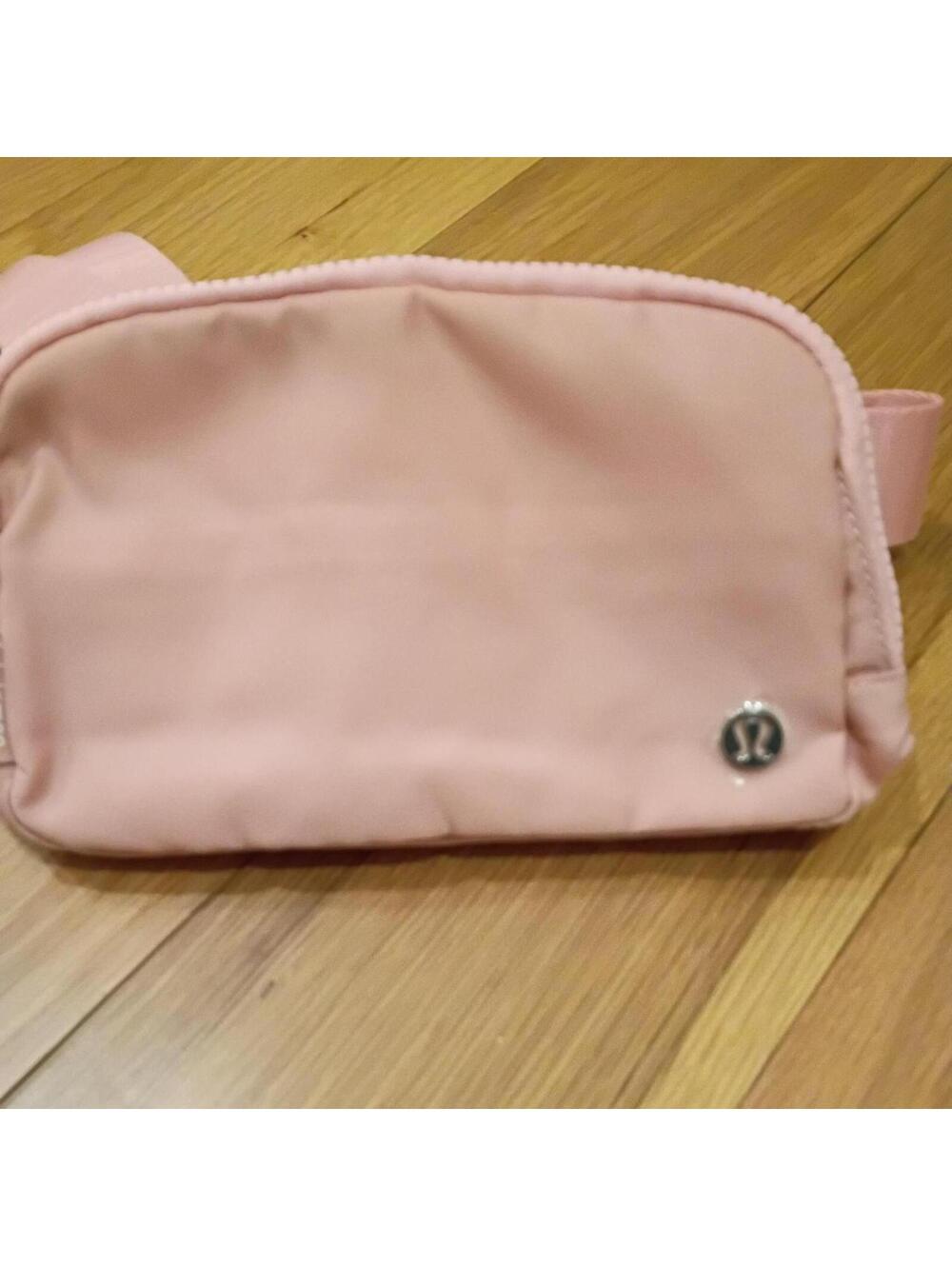 Lululemon Women's Pink Bag - Picture 2 of 3